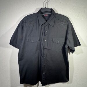 Rock Steady Men's Basic Western Cut Short Sleeve Skulls & Roses Button-Up Medium